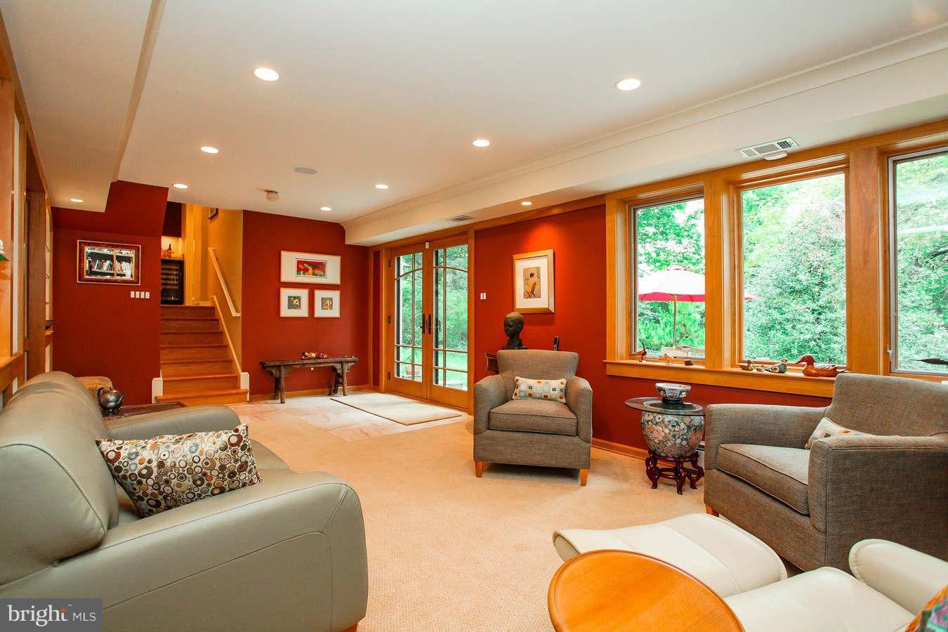 3706 North Glebe Road Arlington, VA 22207 - Photo 7 of 24 Lounge