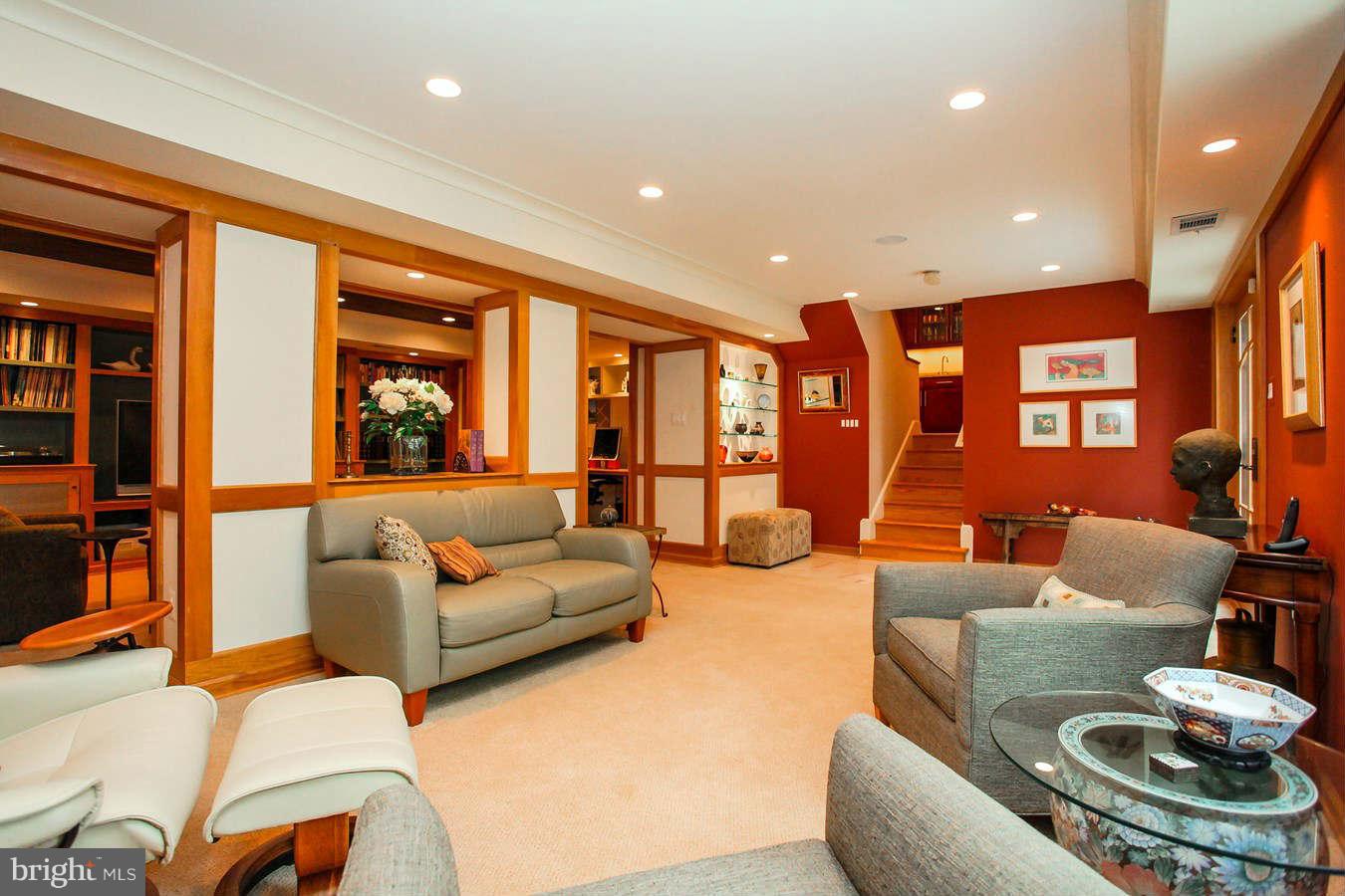 3706 North Glebe Road Arlington, VA 22207 - Photo 8 of 24 Lounge