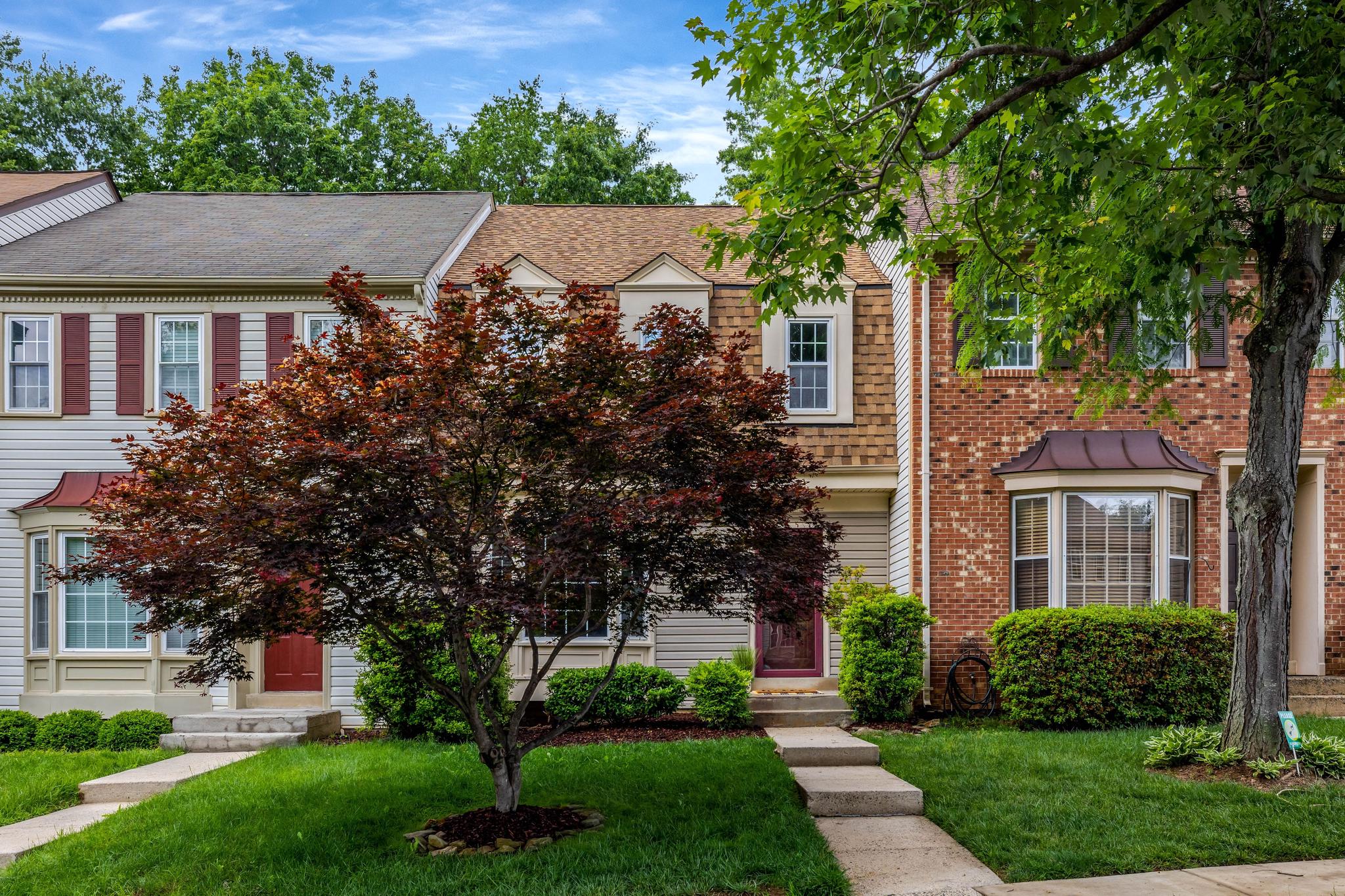 11992 Sentinel Point Court Reston, VA 20191 - Photo 3 of 49 Tucked into Reston's Carriage Gate community