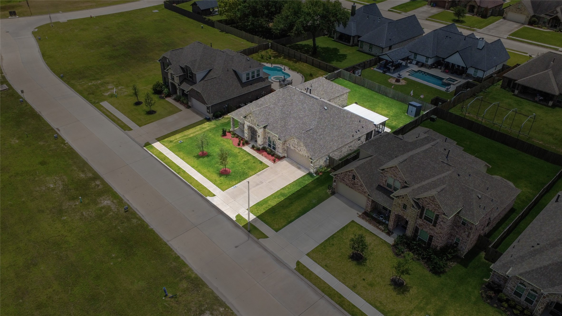 1577 Elm Place Angleton, TX 77515 - Photo 39 of 45