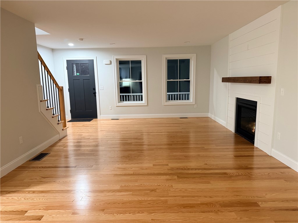 212 St Louis Avenue Woonsocket, RI 02895 - Photo 4 of 35