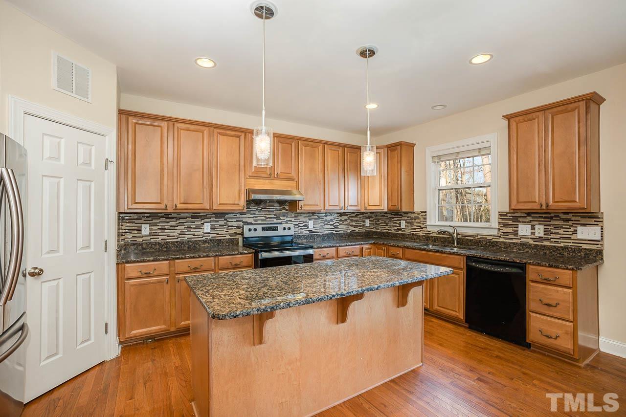 108 Ivyshaw Road Cary, NC 27519 - Photo 11 of 30 Gallery Image 11