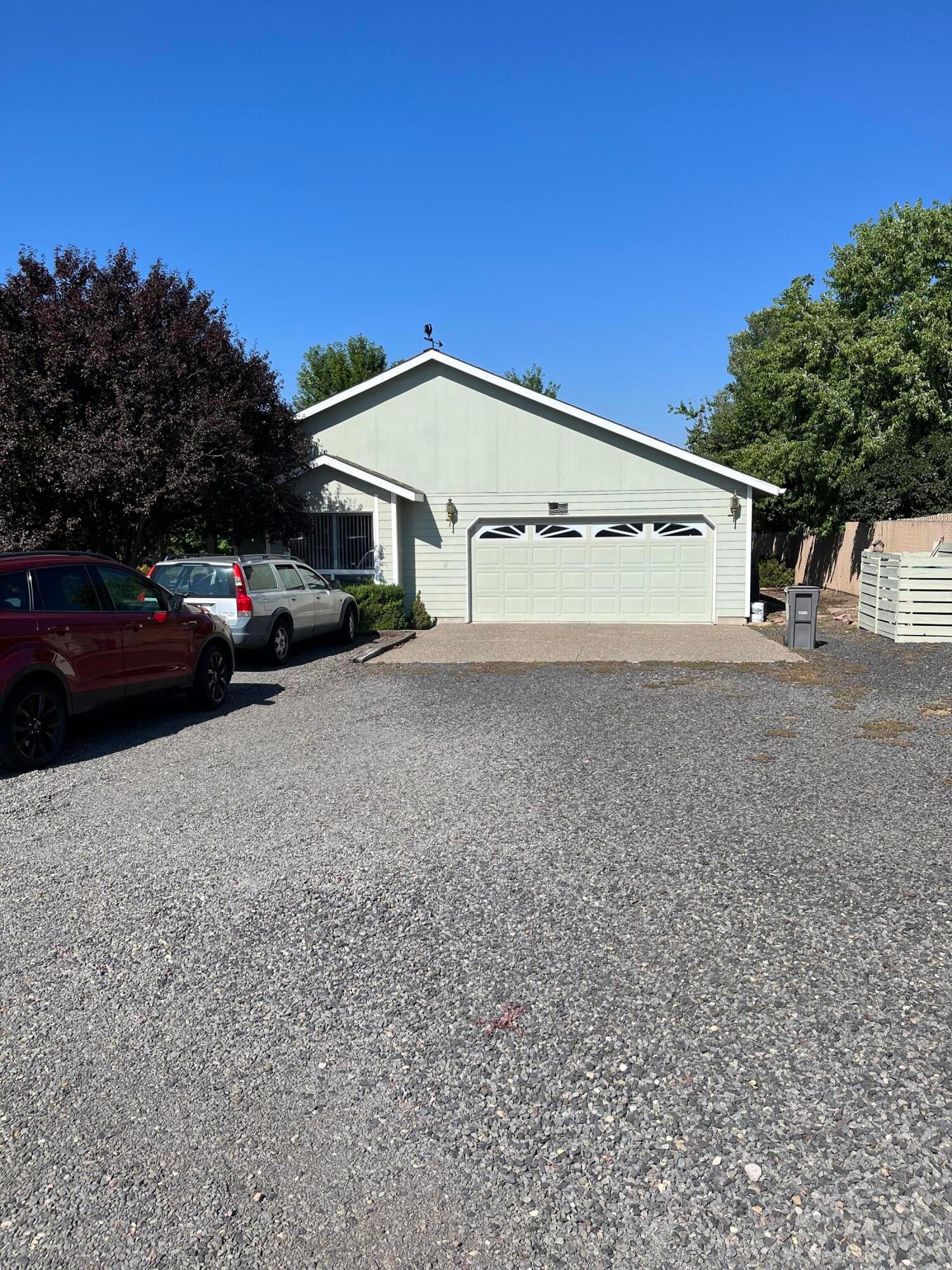 2825 Northeast Yellowpine Road Prineville, OR 97754 - Photo 20 of 25 Driveway