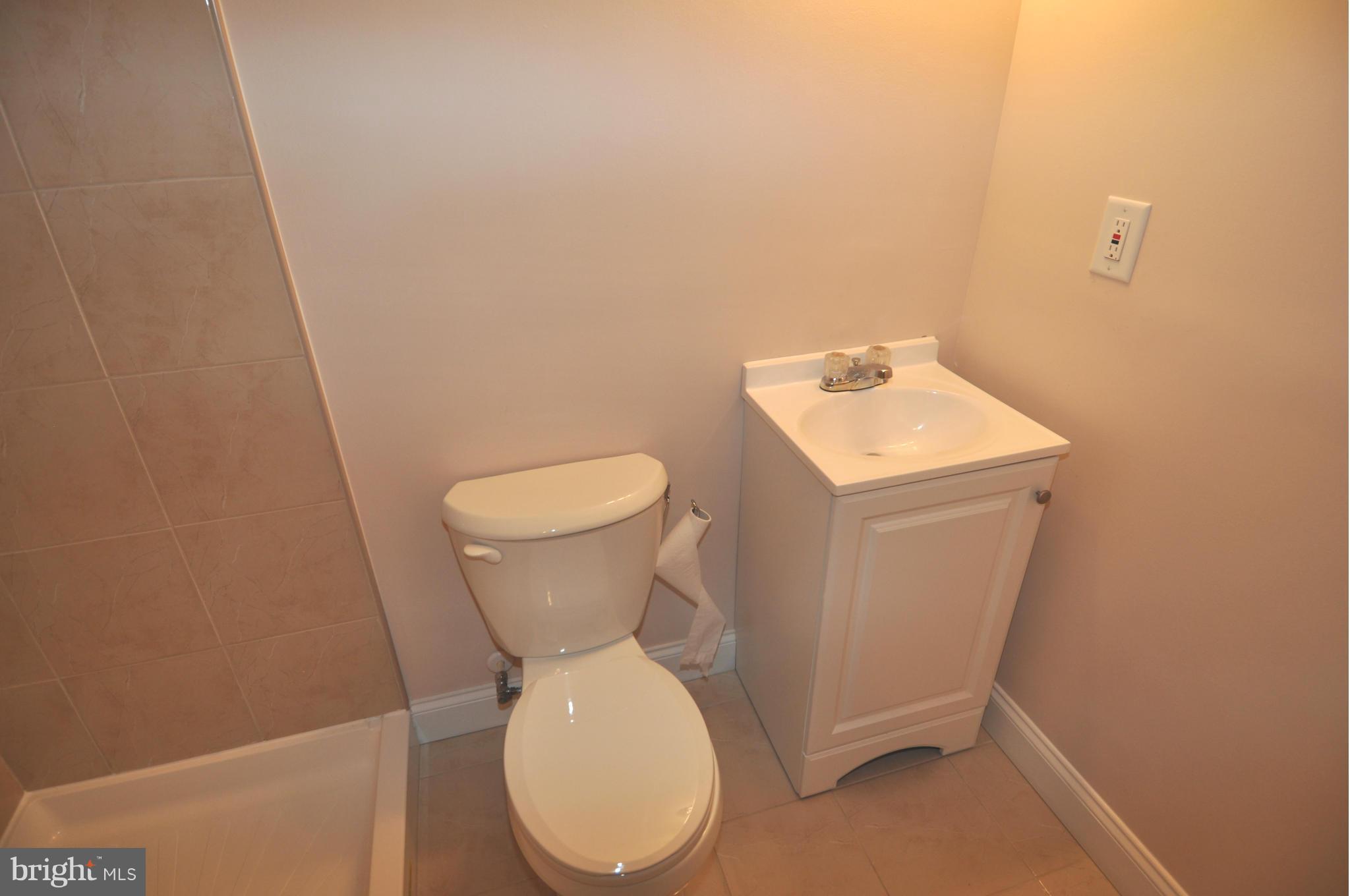 2225 Coralthorn Road Baltimore, MD 21220 - Photo 15 of 23 Bath