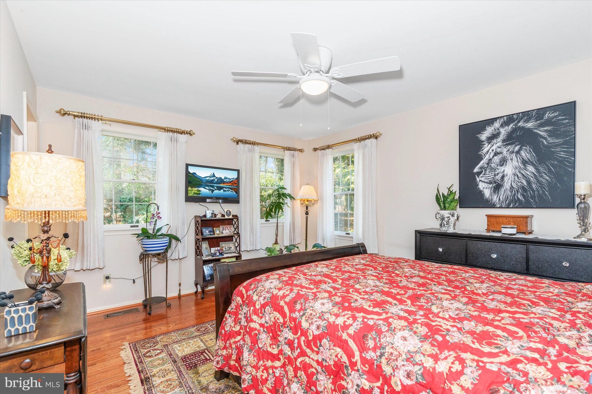 600 Cheltenham Road Wilmington, DE 19808 - Photo 12 of 33 Primary bedroom with windows to backyard