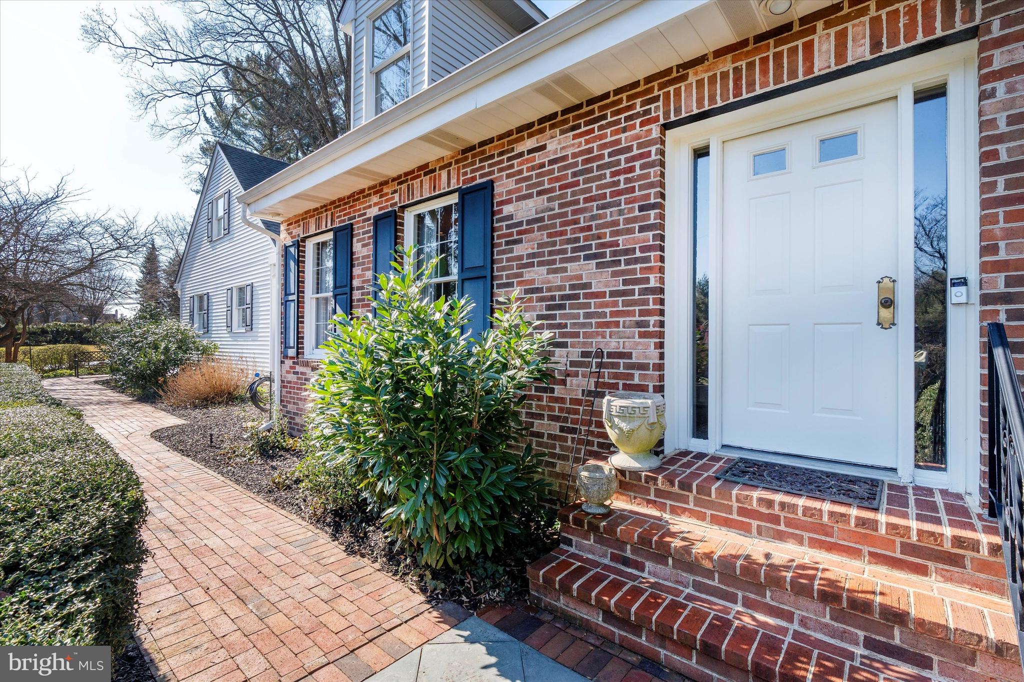 600 Cheltenham Road Wilmington, DE 19808 - Photo 2 of 33 Welcoming brick & slate walkway