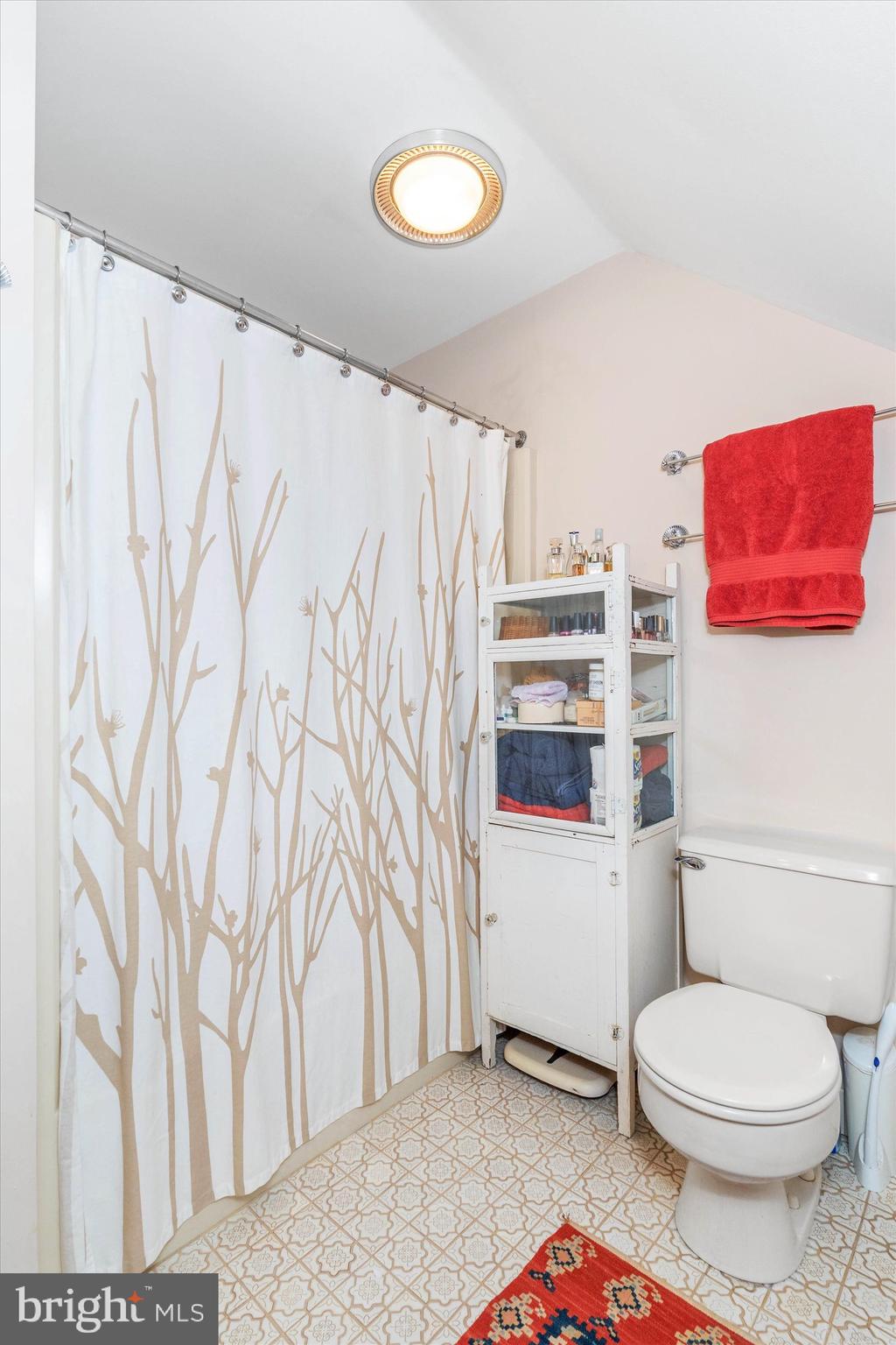 600 Cheltenham Road Wilmington, DE 19808 - Photo 23 of 33 2nd level full bath