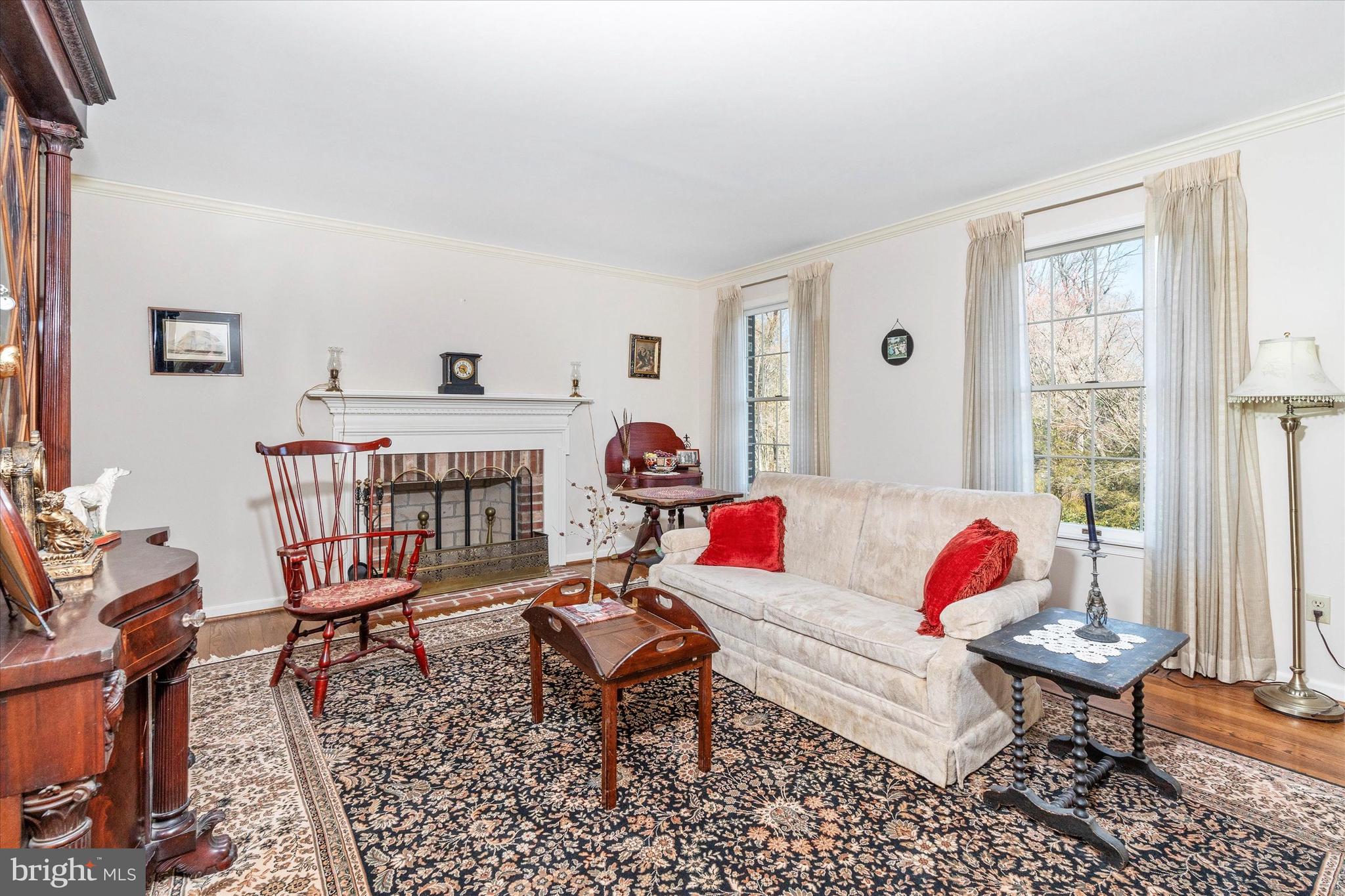 600 Cheltenham Road Wilmington, DE 19808 - Photo 4 of 33 Spacious formal living room