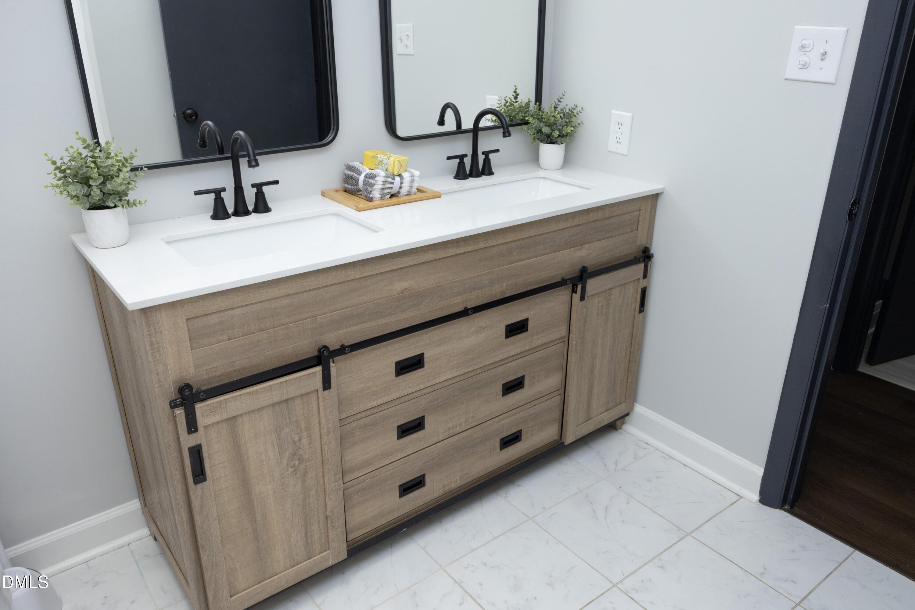 1122 Shadyside Drive Raleigh, NC 27612 - Photo 37 of 48 28BathCabinet