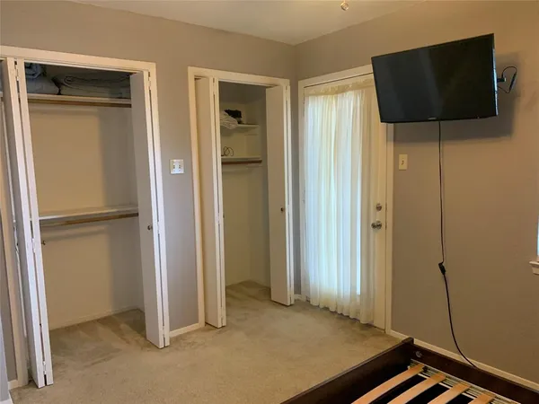 a view of a livingroom with an empty space