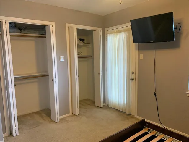 a view of a livingroom with an empty space