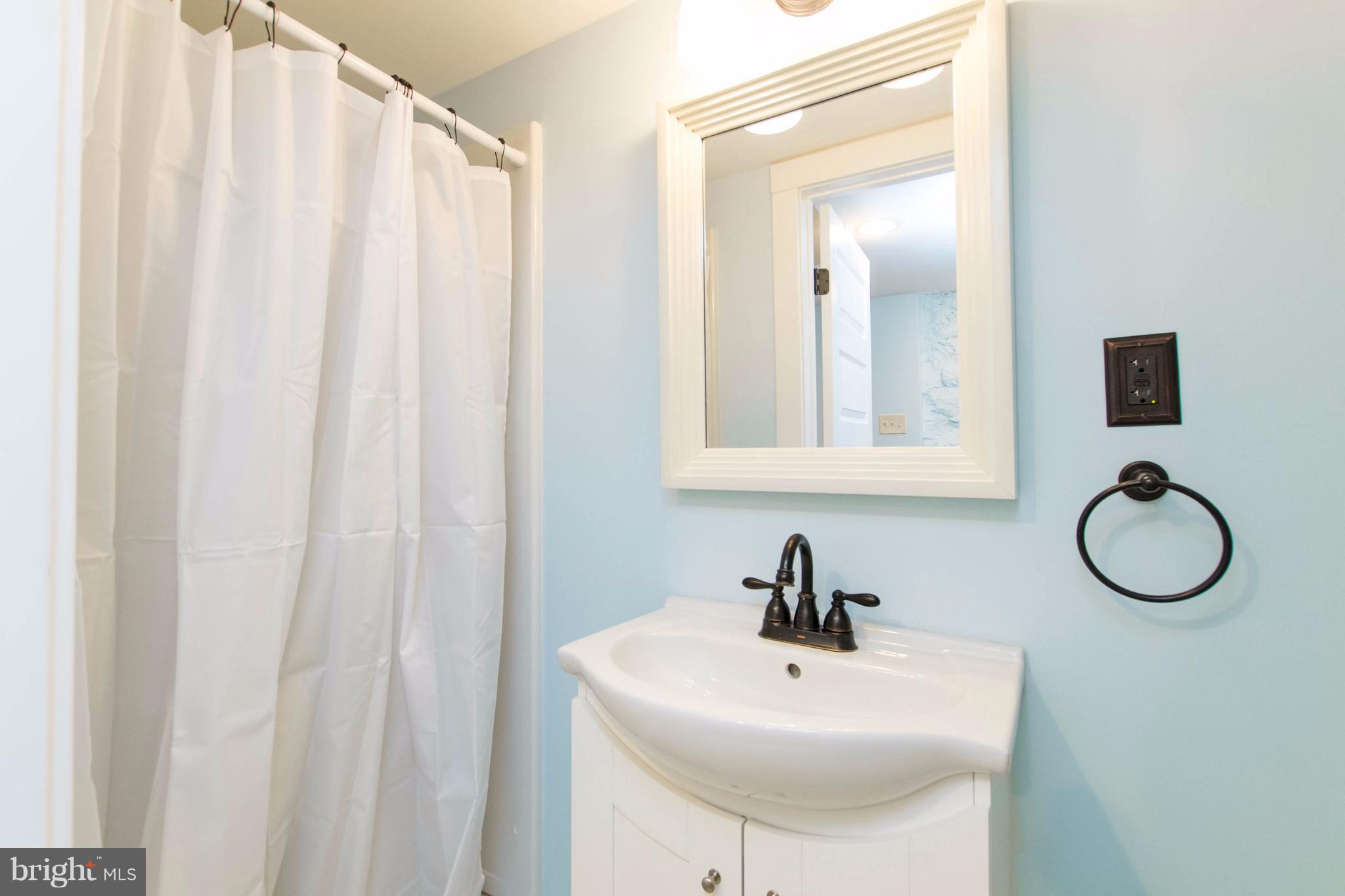 3964 Falls Road Baltimore, MD 21211 - Photo 27 of 30 Bath