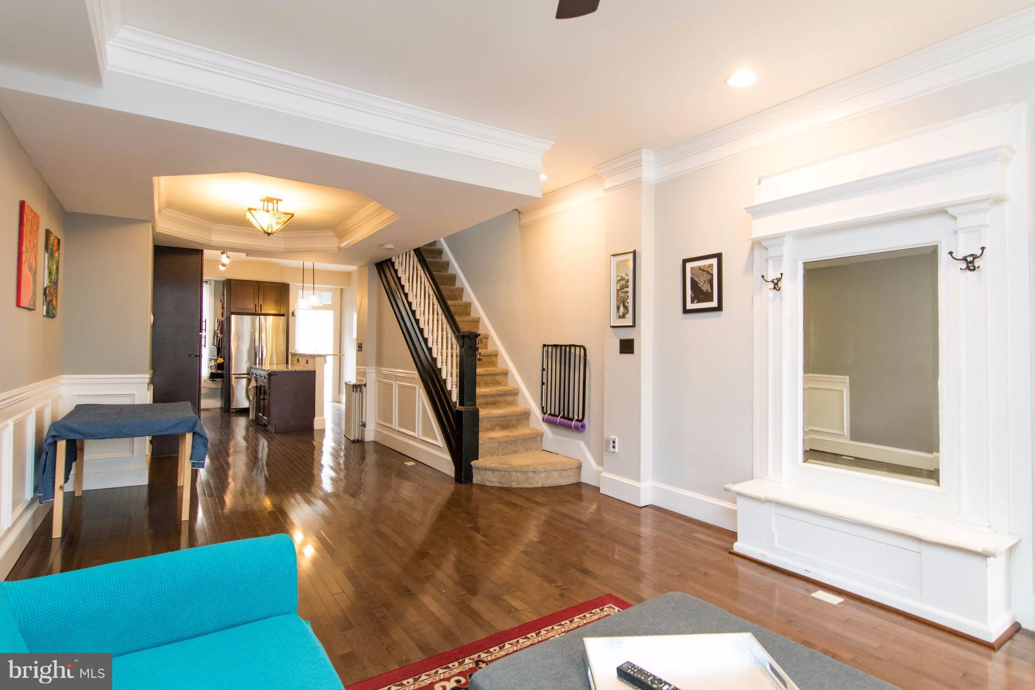 3964 Falls Road Baltimore, MD 21211 - Photo 4 of 30 Living Room