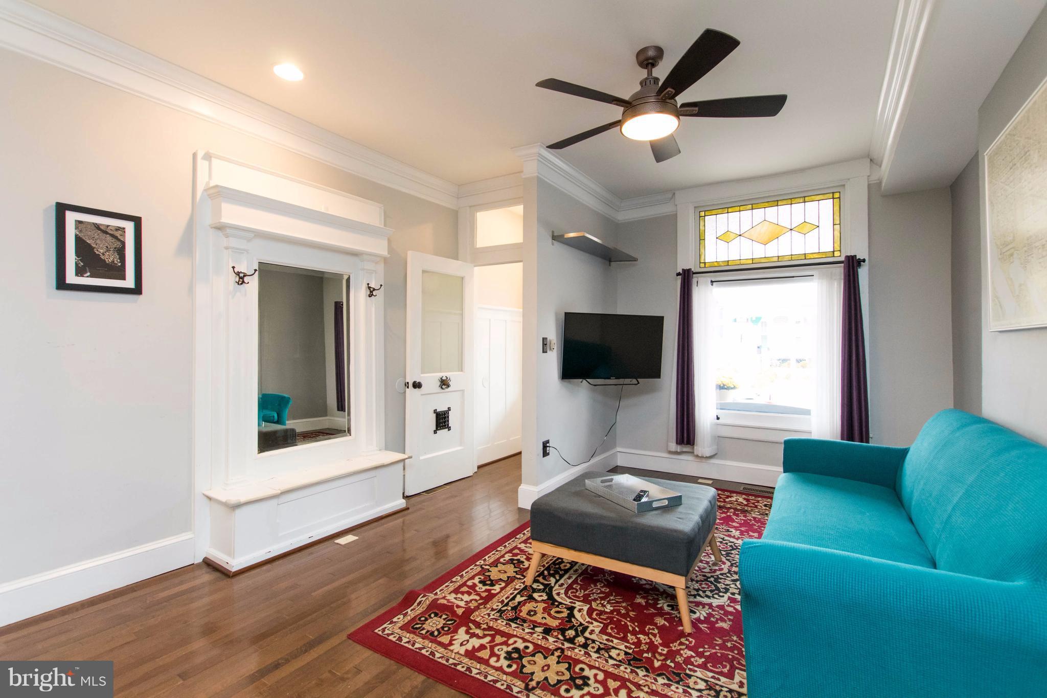 3964 Falls Road Baltimore, MD 21211 - Photo 5 of 30 Living Room