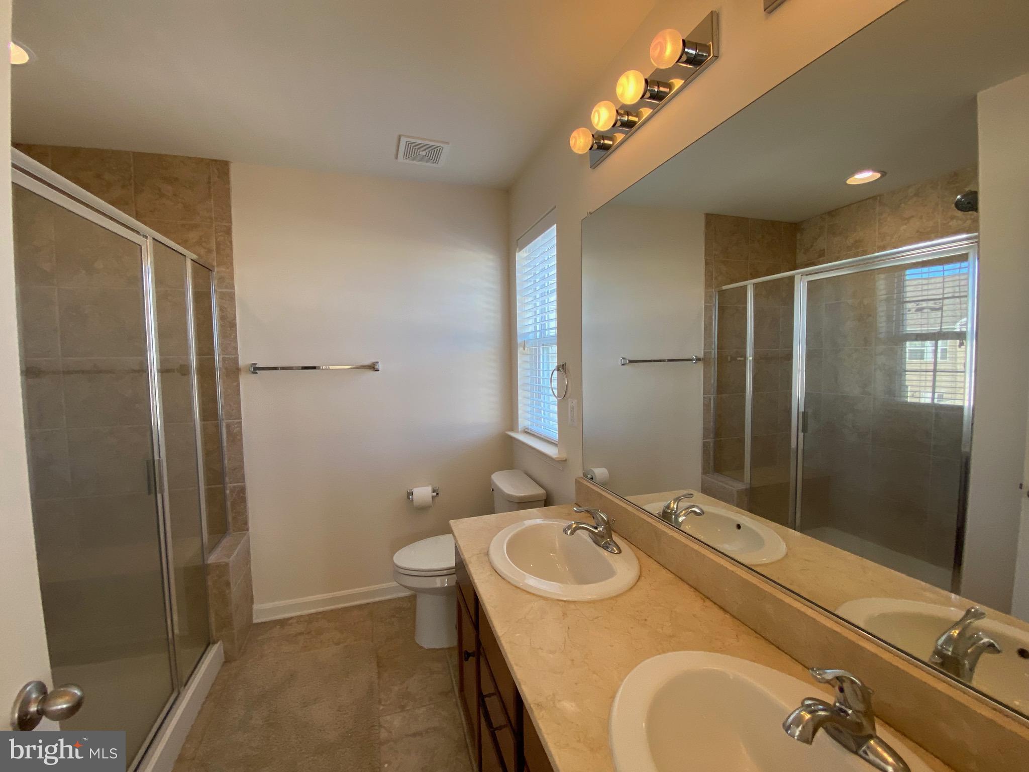 44153 Seawolve Square Chantilly, VA 20152 - Photo 24 of 52 Primary Bathroom with spacious Shower