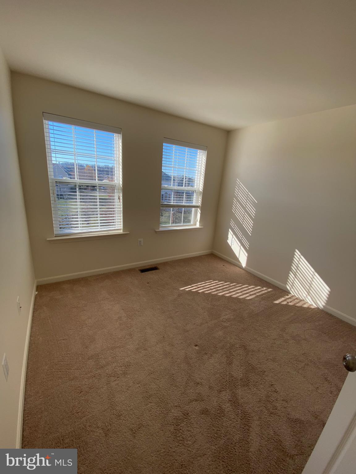 44153 Seawolve Square Chantilly, VA 20152 - Photo 31 of 52