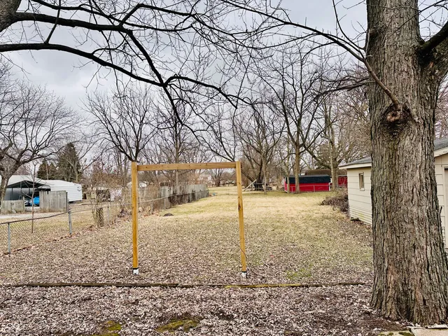 $174,900 | 2202 South Meeker Avenue, Muncie, IN 47302