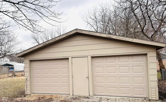 $174,900 | 2202 South Meeker Avenue, Muncie, IN 47302