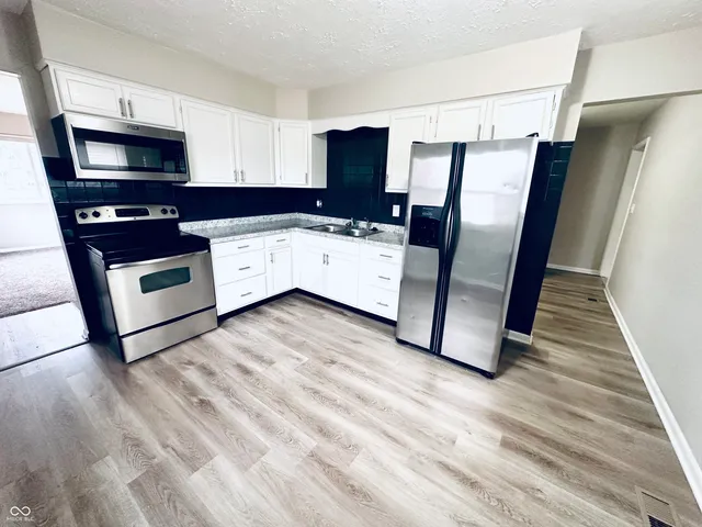 $174,900 | 2202 South Meeker Avenue, Muncie, IN 47302