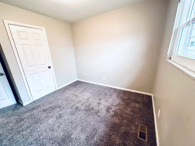 $174,900 | 2202 South Meeker Avenue, Muncie, IN 47302