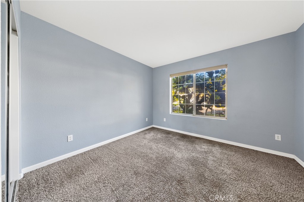 32858 Alderbrook Road Wildomar, CA 92595 - Photo 10 of 56 an empty room with windows