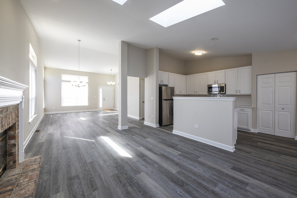 1882 Blossom Ridge Drive Bolingbrook, IL 60490 - Photo 5 of 26