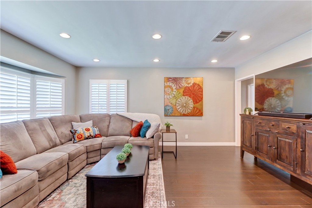 6032 Freckles Road Lakewood, CA 90713 - Photo 13 of 34 Gallery Image 13