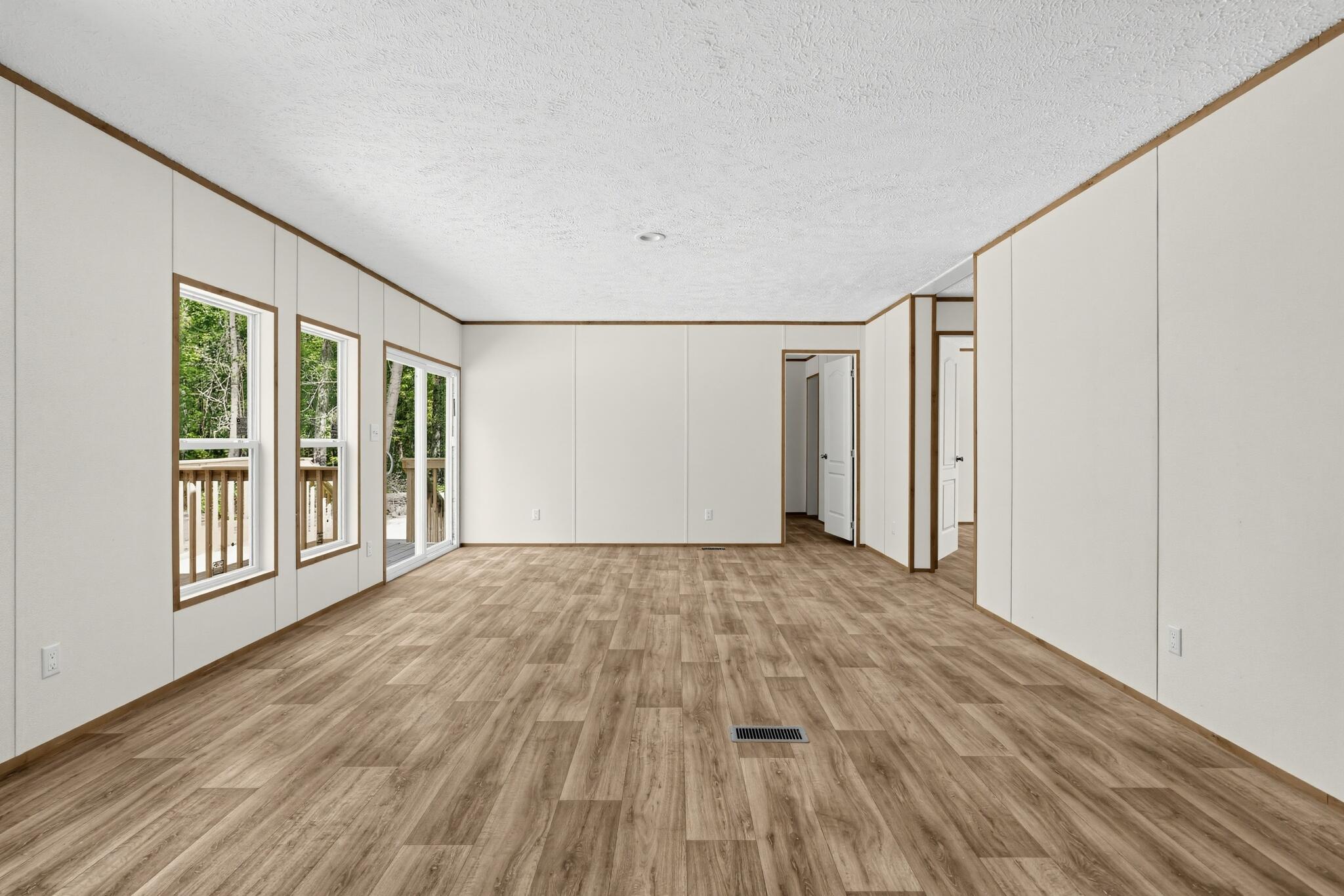 05_624_2_Church_Rd-Living_room-6811