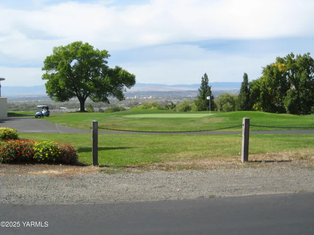 $559,000 | 618 Country Club Drive, Yakima, WA 98901