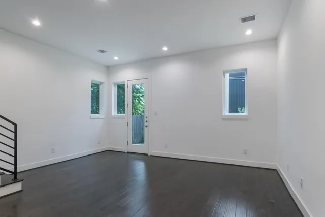 $3,299 | 5841 Dolores Street, Houston, TX 77057