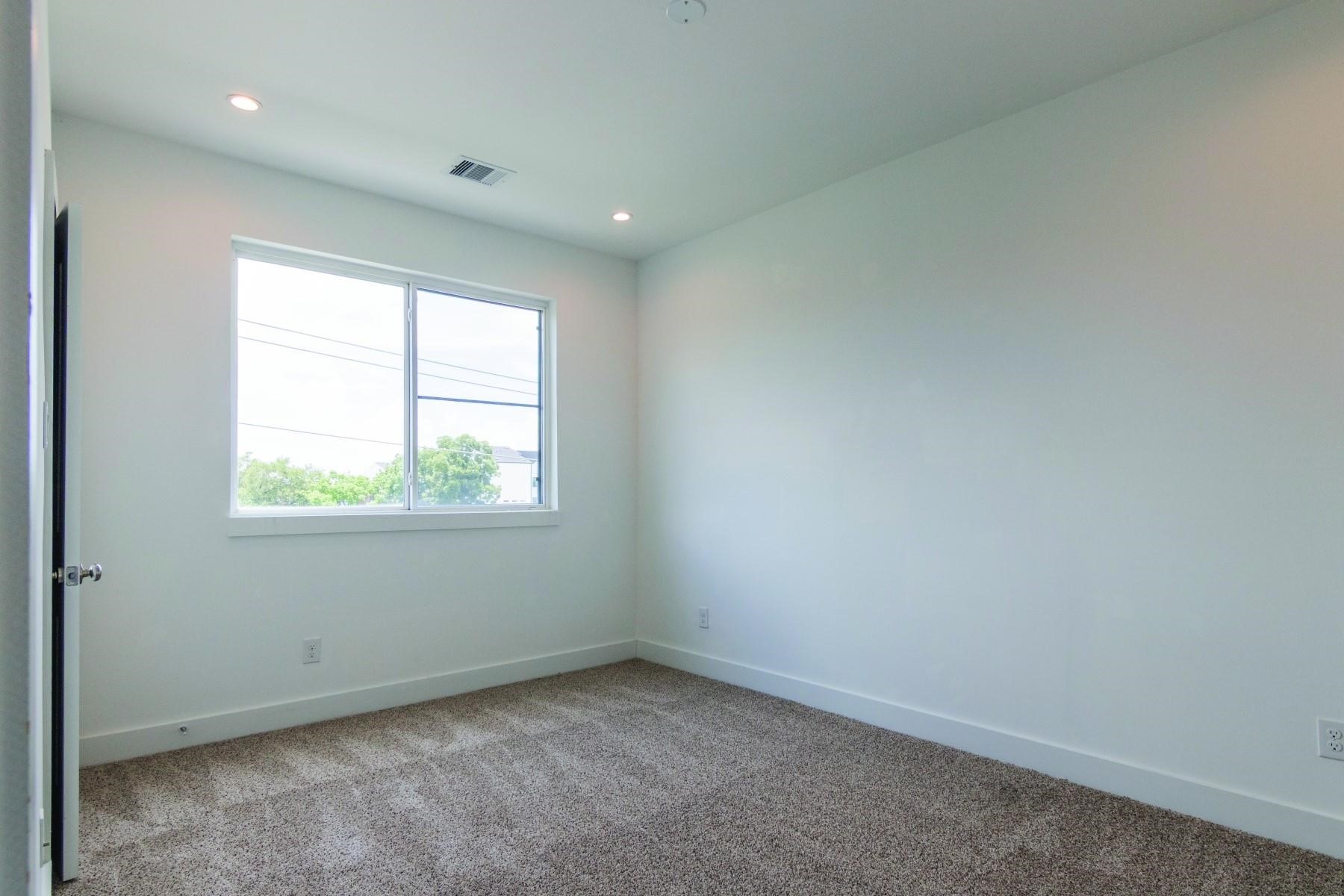 5841 Dolores Street Houston, TX 77057 - Photo 9 of 23