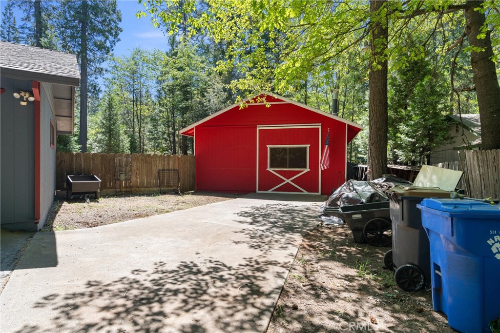6176 Some Way Magalia, CA 95954 - Photo 28 of 46 a view of backyard with outdoor seating and green space