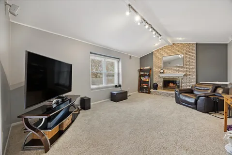 $495,000 | 1948 Concord Drive, Downers Grove, IL 60516