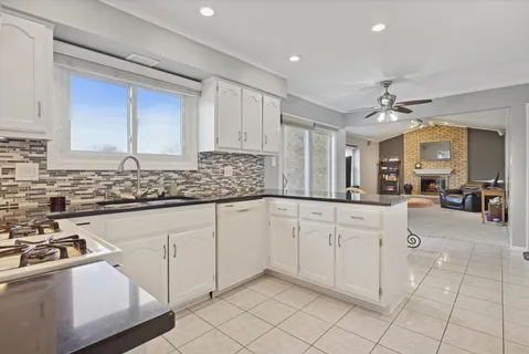 $495,000 | 1948 Concord Drive, Downers Grove, IL 60516