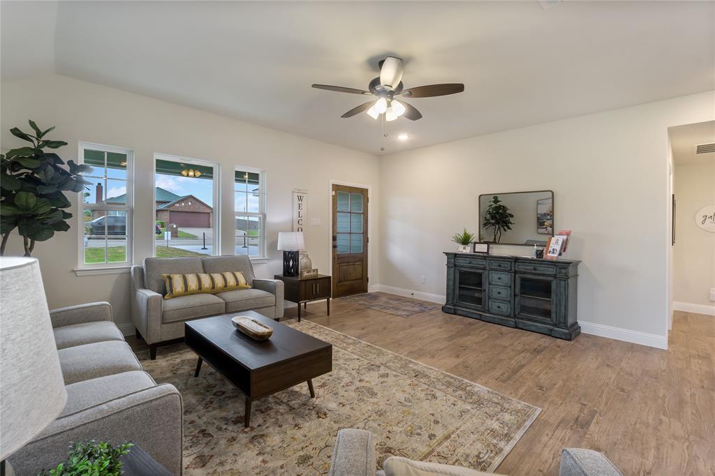 4713 Enclave Drive Sanger, TX 76266 - Photo 4 of 12 Please note that the photos are for representation purposes only.