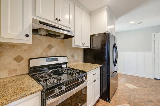 $1,700 | 2714 Southmore Avenue, Pasadena, TX 77502