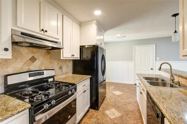 $1,700 | 2714 Southmore Avenue, Pasadena, TX 77502