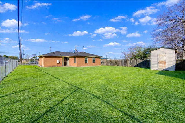 $1,700 | 2714 Southmore Avenue, Pasadena, TX 77502