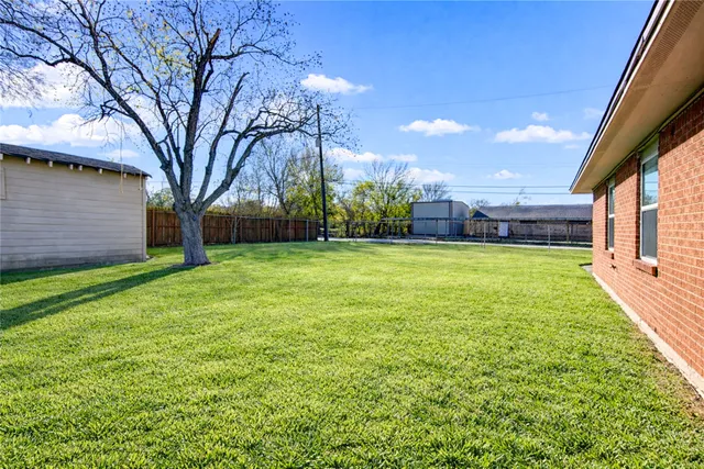 $1,700 | 2714 Southmore Avenue, Pasadena, TX 77502