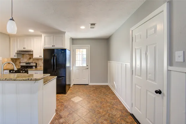 $1,700 | 2714 Southmore Avenue, Pasadena, TX 77502