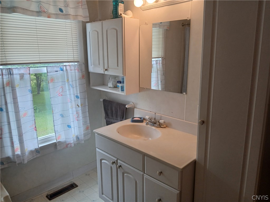 328 County Rte 43 New Haven, NY 13114 - Photo 11 of 30