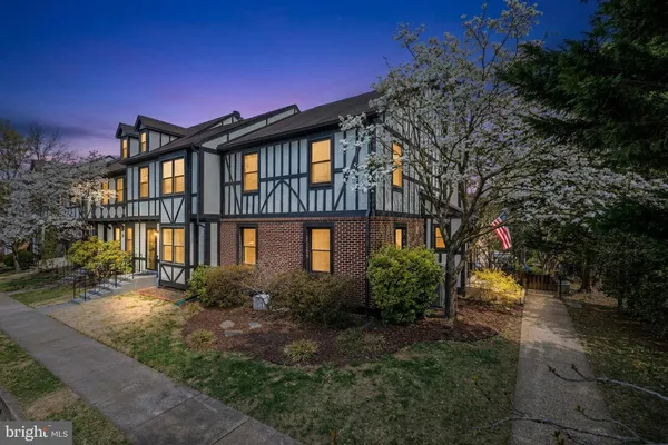 $600,000 | 1100 Snead Place, Herndon, VA 20170