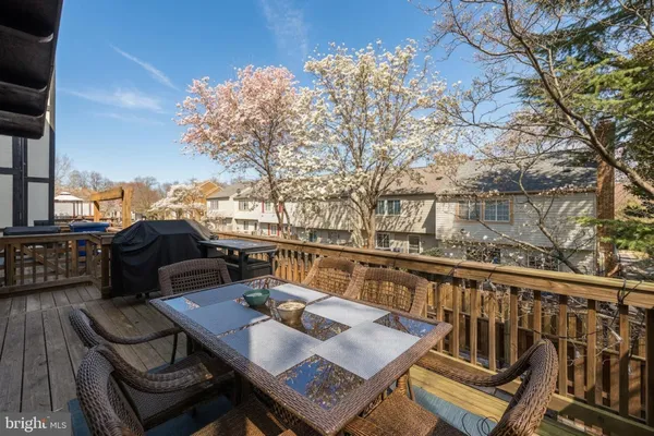 $600,000 | 1100 Snead Place, Herndon, VA 20170