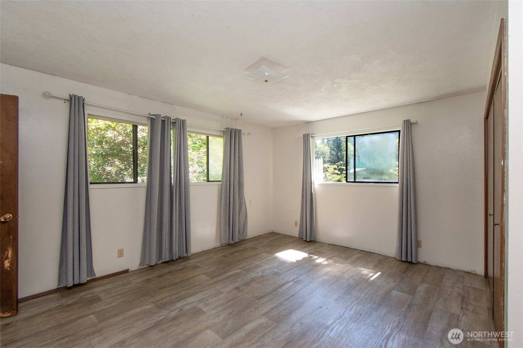 537 Herrick Road Port Angeles, WA 98363 - Photo 19 of 33