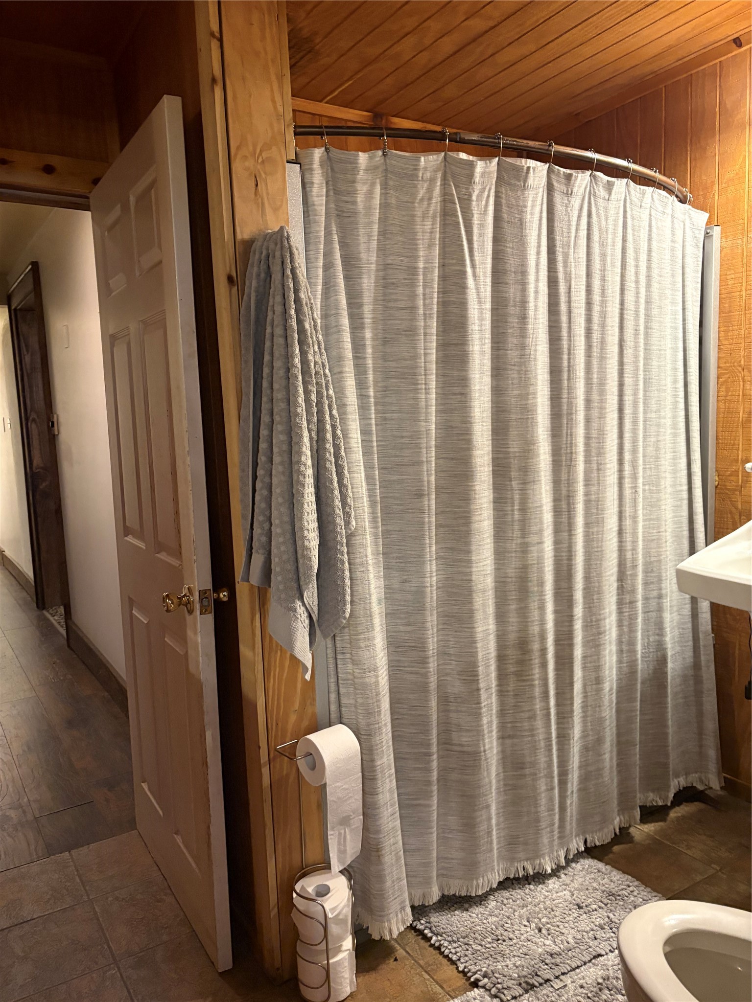 550 Dogwood Road Cleveland, TX 77328 - Photo 23 of 49 a view of a bathroom with a sink and a mirror