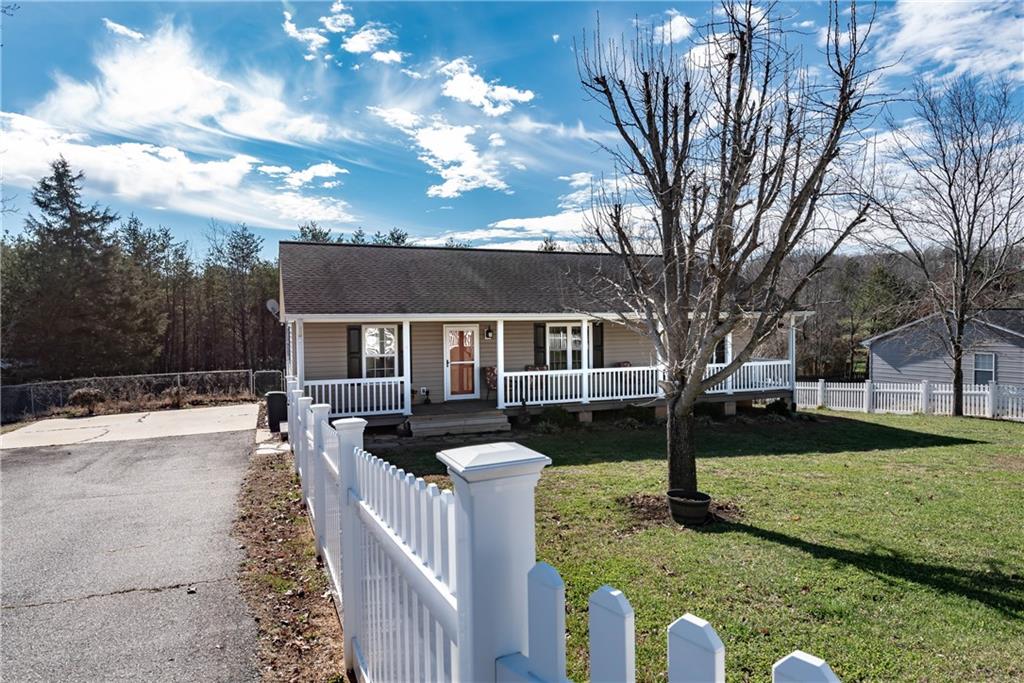4415 Bridges View Road Morganton, NC 28655 - Photo 2 of 42 Gallery Image 2
