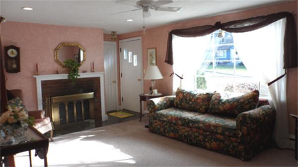 9 Lilian Road Framingham, MA 01701 - Photo 2 of 10 Gallery Image 2