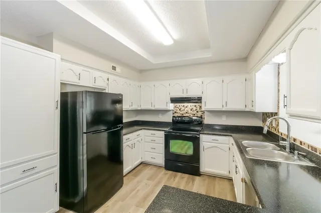 $2,085 | 19305 East 31st Terrace, Independence, MO 64057