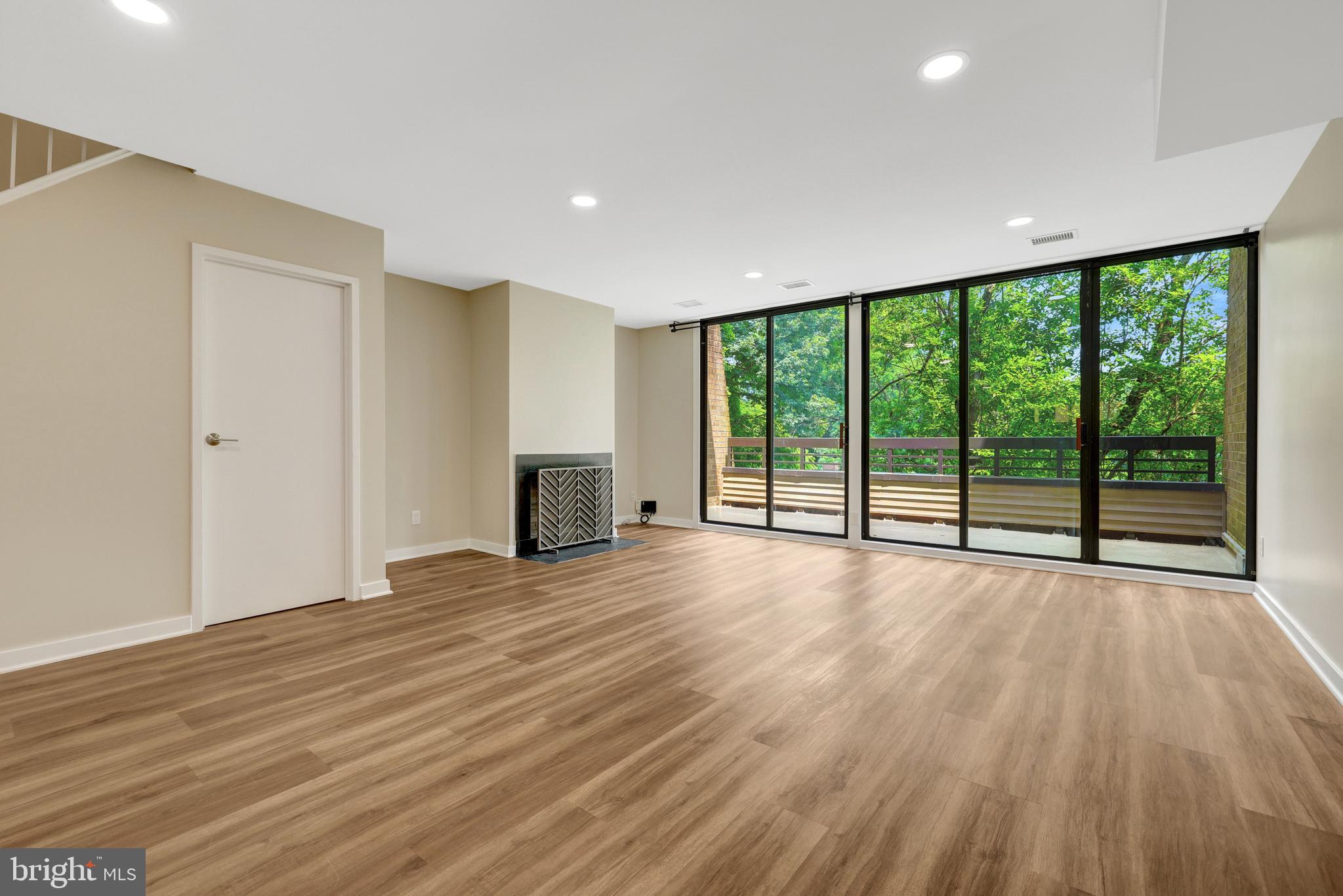 11640 Ivystone Court, Unit 2A2 Reston, VA 20191 - Photo 13 of 36 ML - Living Area