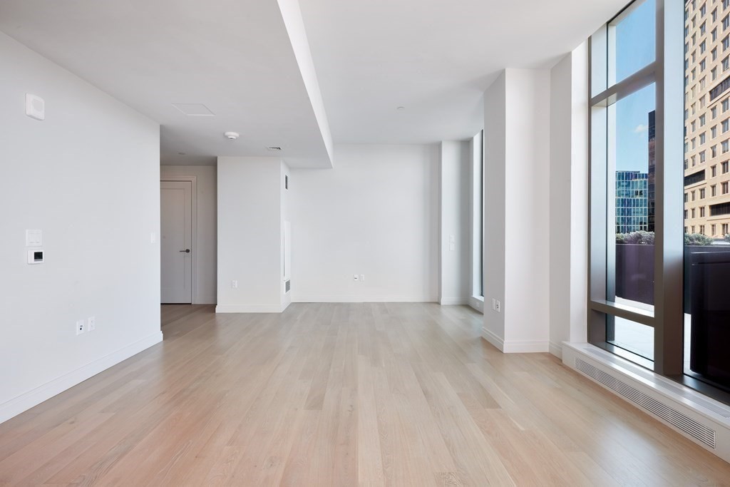 133 Seaport Boulevard, Unit 522 Boston, MA 02210 - Photo 5 of 36